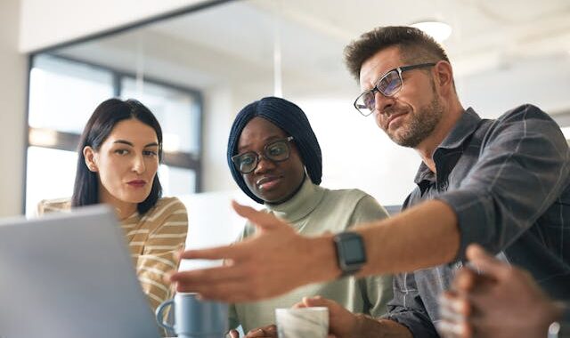 AI in performance management - peoplespheres