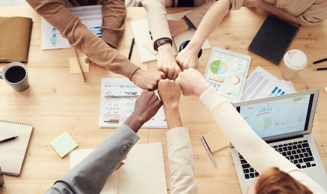 how to build a strong hr team - blog peoplespheres