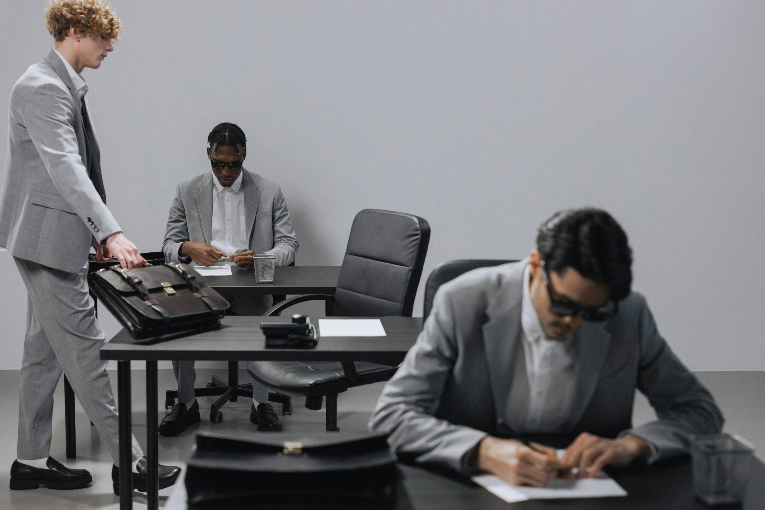 Mise en situation en entreprise : test de l’usage réel du SIRH, validation des processus et accompagnement des équipes pour garantir sécurité et adoption – PeopleSpheres